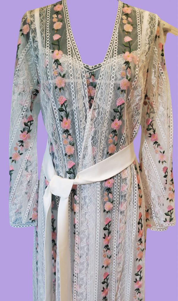 Lingerie,Nightwear set of Night dress and Robe kimono in Embroidered